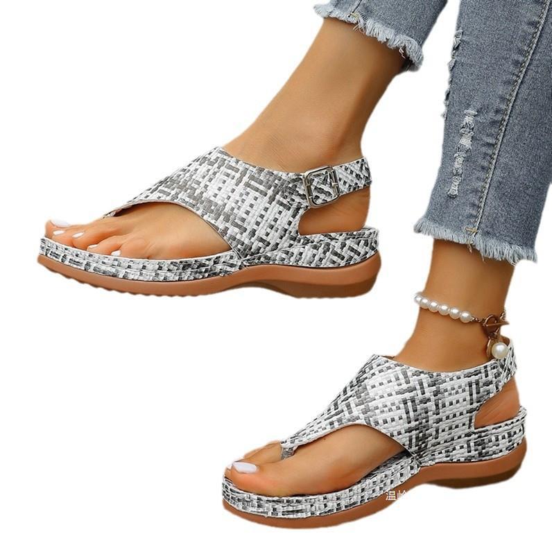 Graceful Orthopedic Sandals for Modern Look