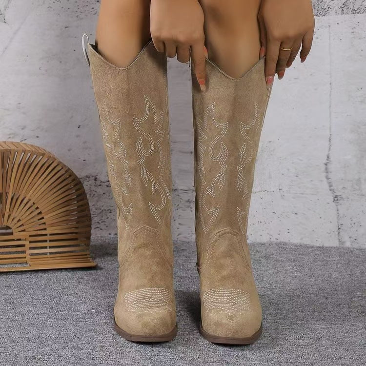 Graceful Orthopedic Boots for Modern Look
