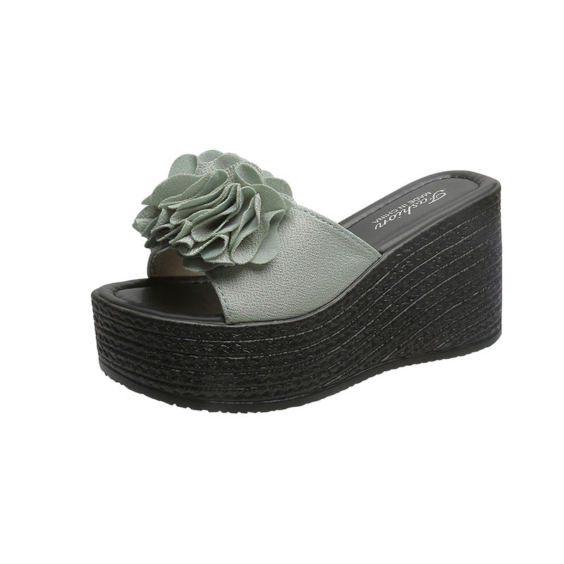 Graceful Orthopedic Sandals for Modern Look