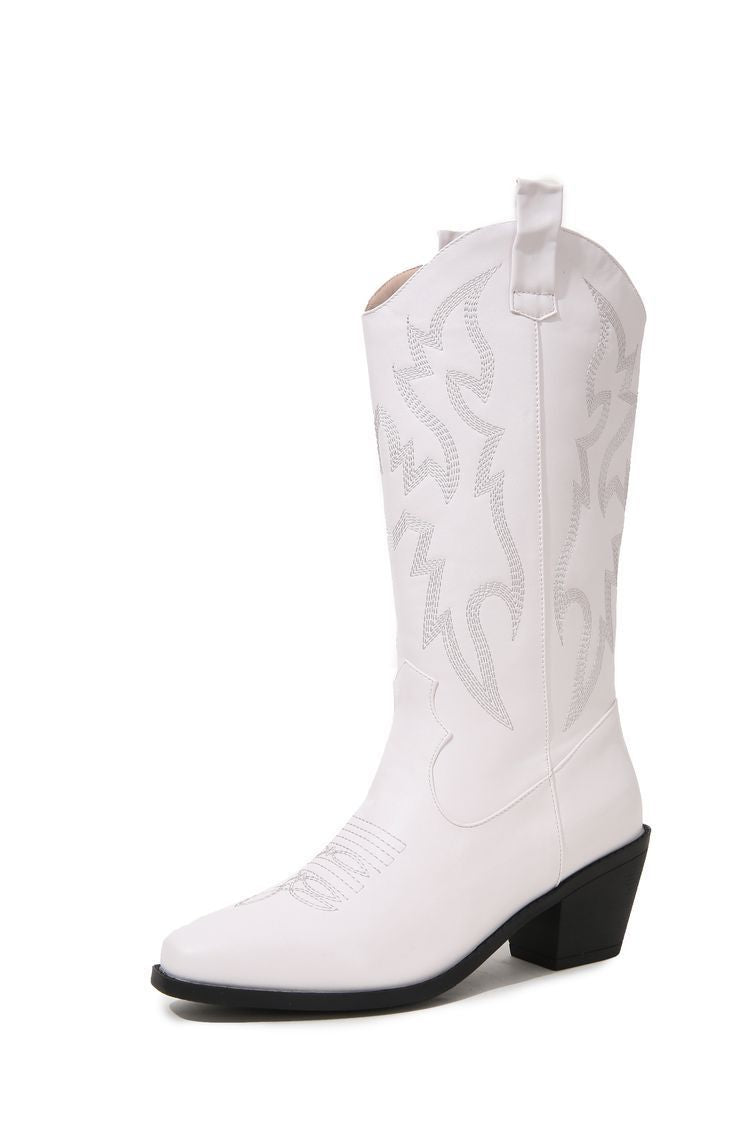 Graceful Orthopedic Boots for Modern Look