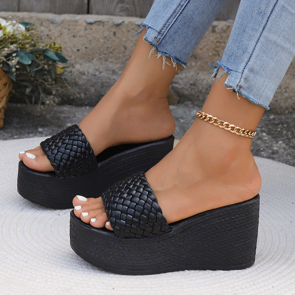 Graceful Orthopedic Sandals for Modern Look