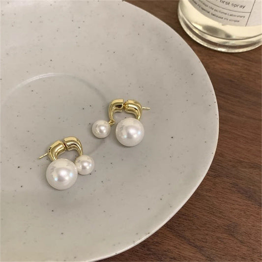 Lainee Geometric Pearl Earrings