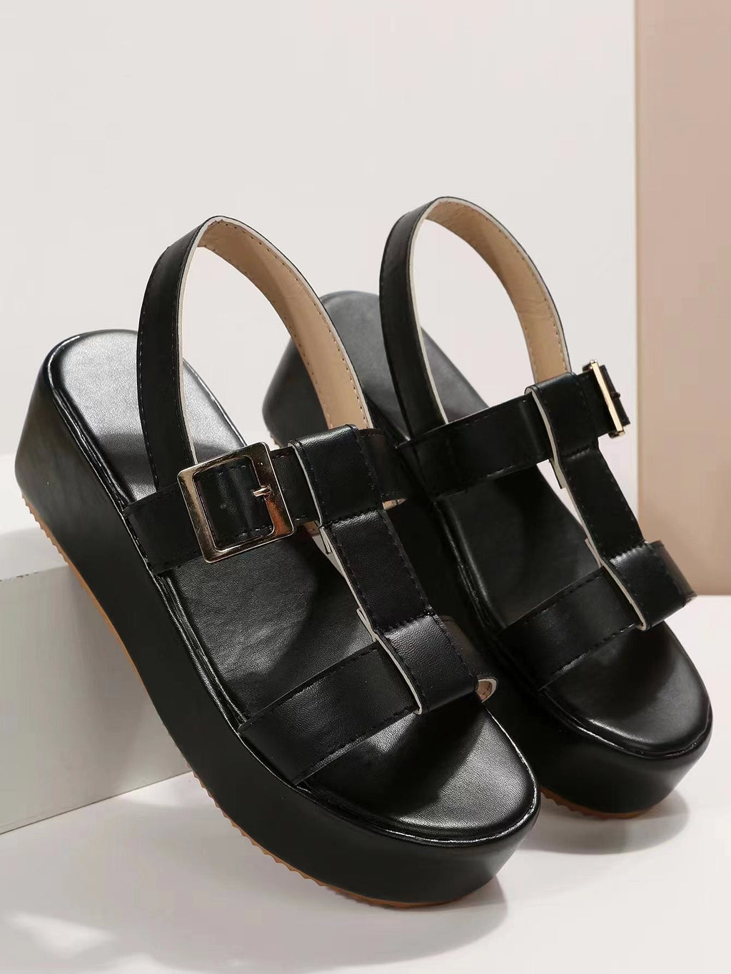 Chic Orthopedic Sandals with Unique Design
