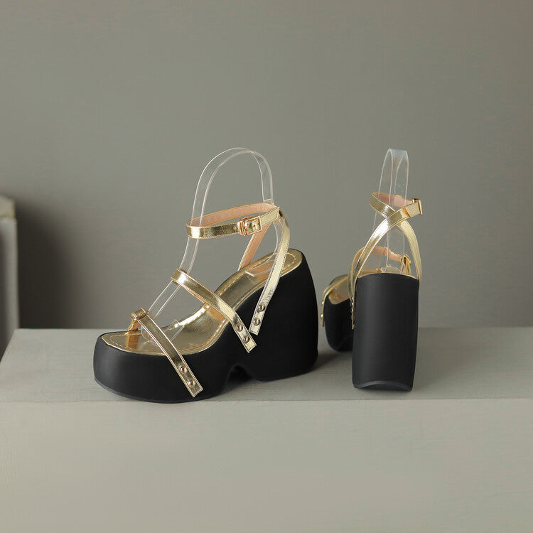 Graceful Orthopedic Sandals for Modern Look