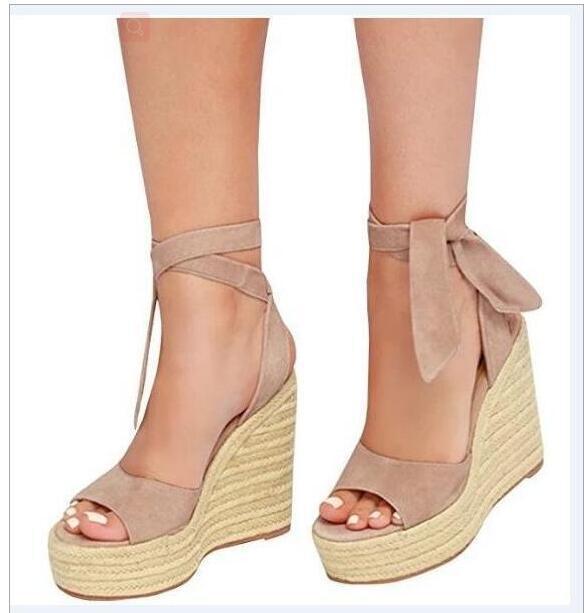 Graceful Orthopedic Sandals for Modern Look