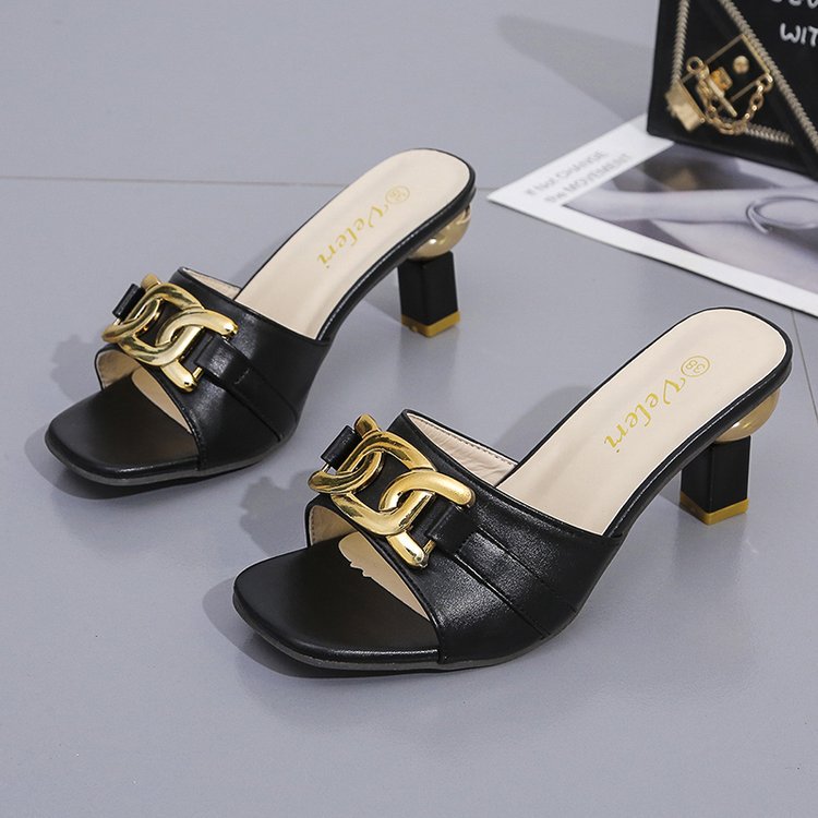 Graceful Orthopedic Sandals for Modern Look