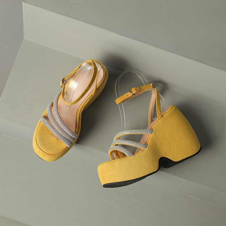 Chic Orthopedic Sandals with Unique Design