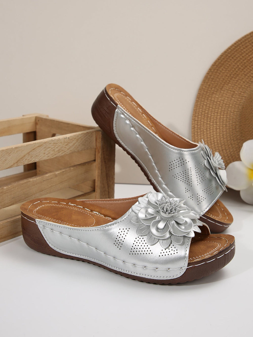 Chic Orthopedic Sandals with Unique Design