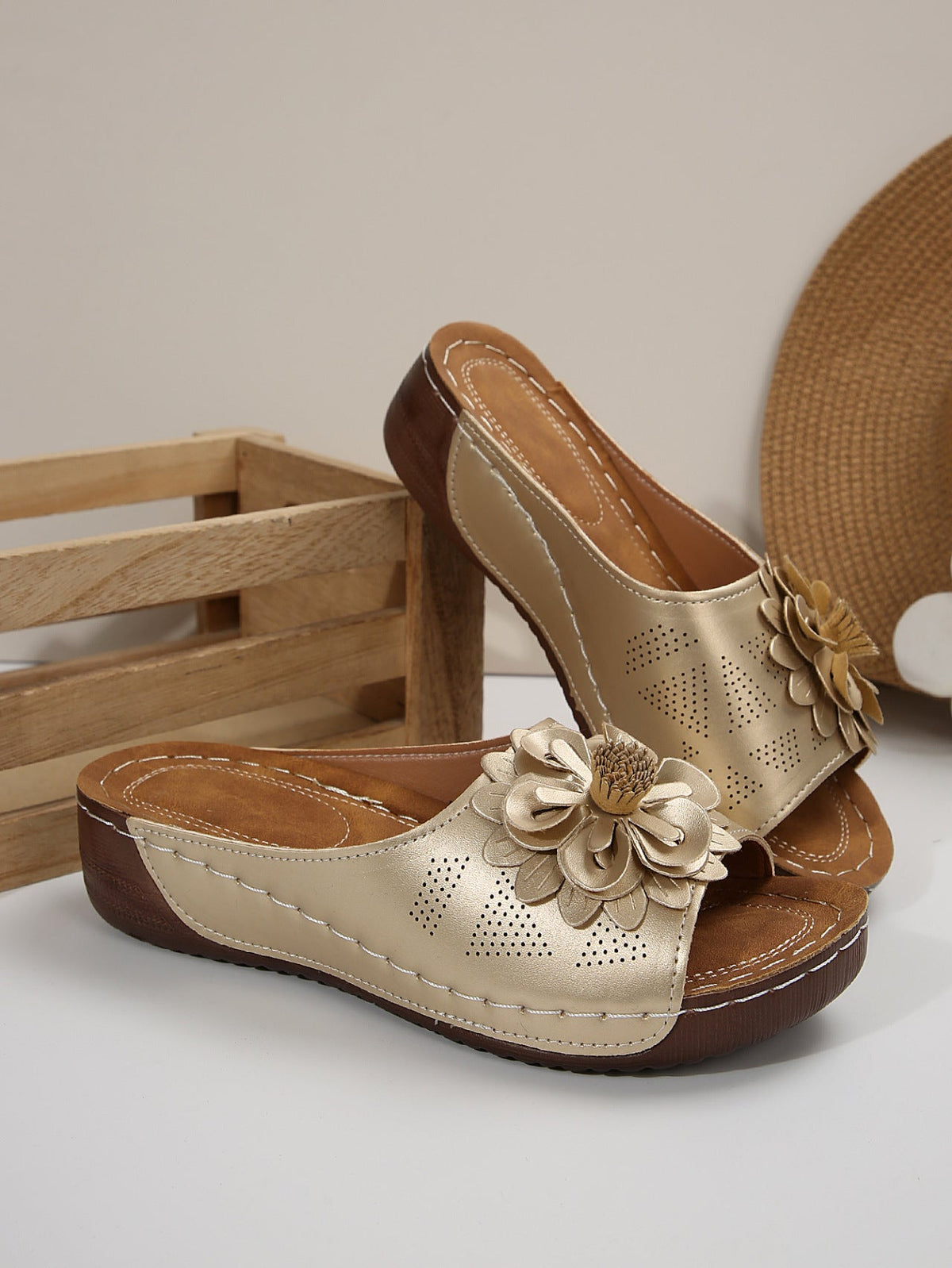 Chic Orthopedic Sandals with Unique Design