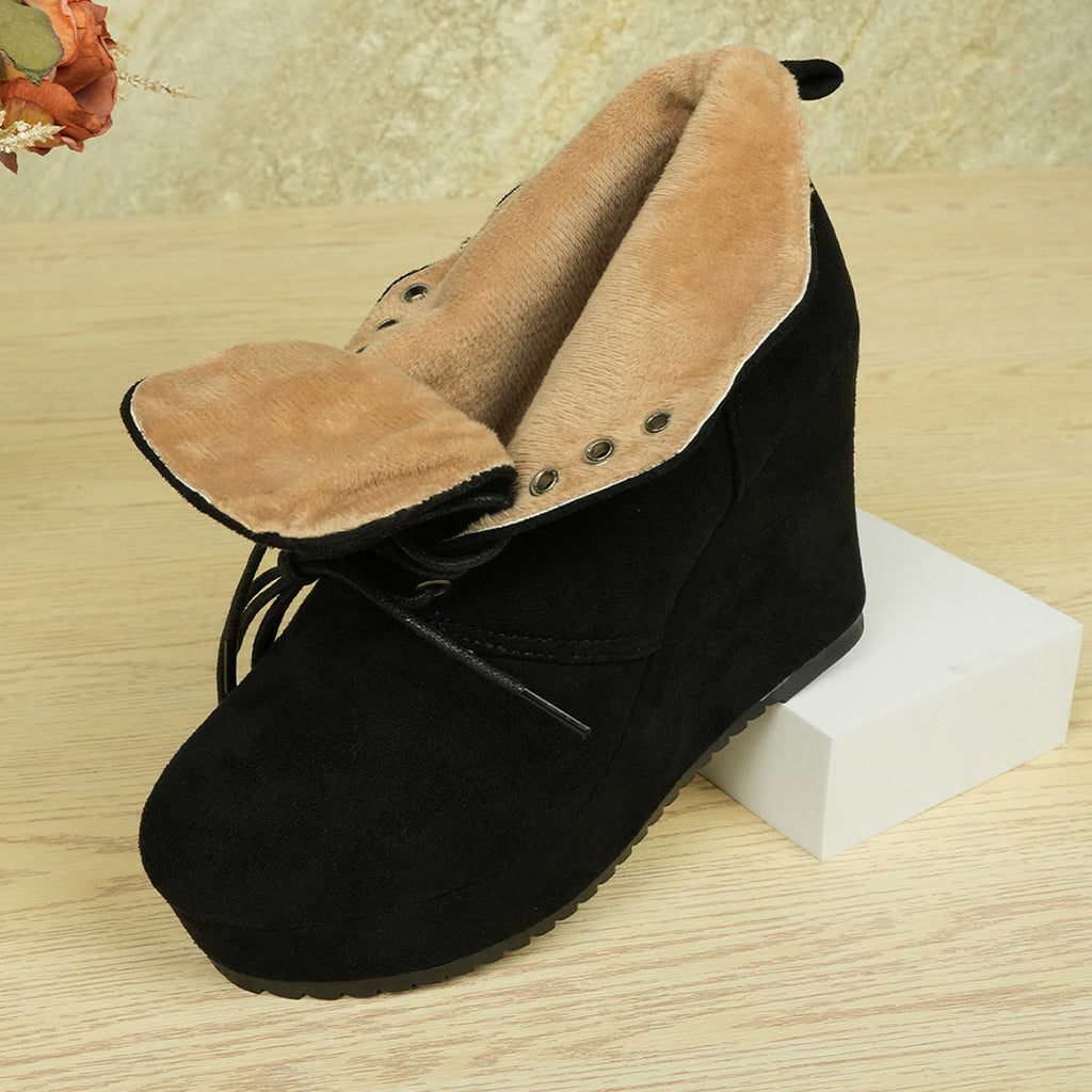 Graceful Orthopedic Boots for Modern Look