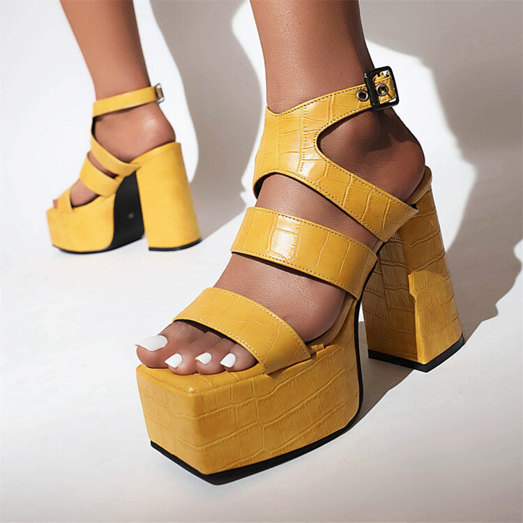 Graceful Orthopedic Sandals for Modern Look