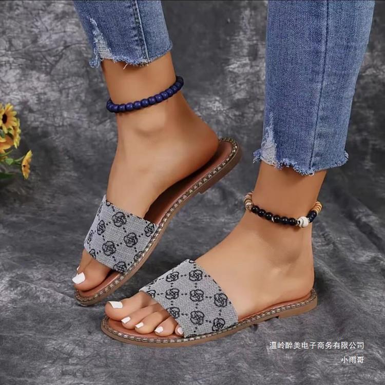 Chic Orthopedic Sandals with Unique Design