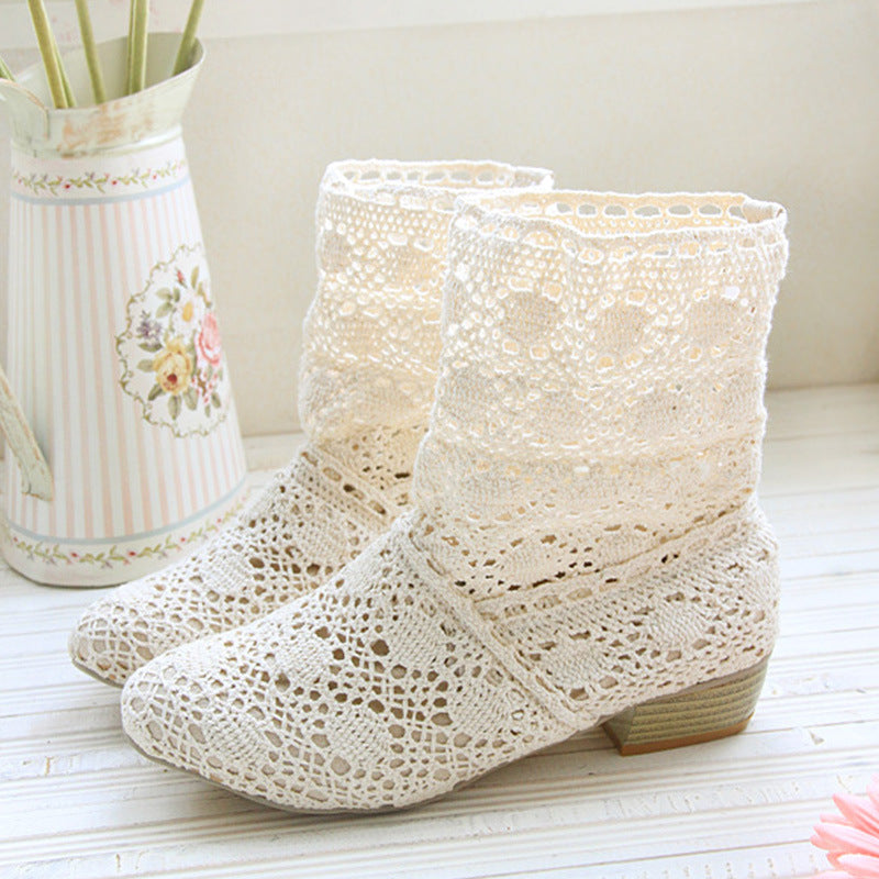 Graceful Orthopedic Boots for Modern Look