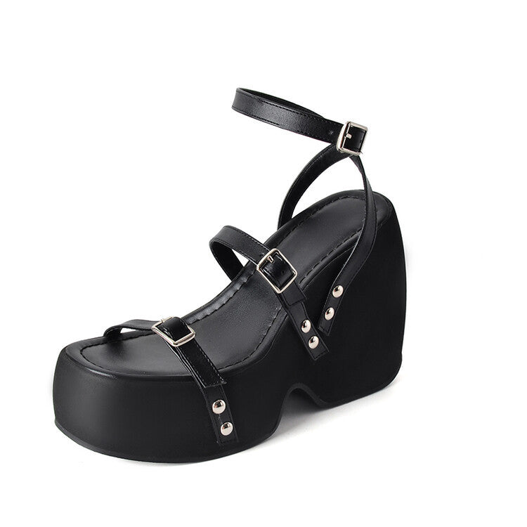 Graceful Orthopedic Sandals for Modern Look