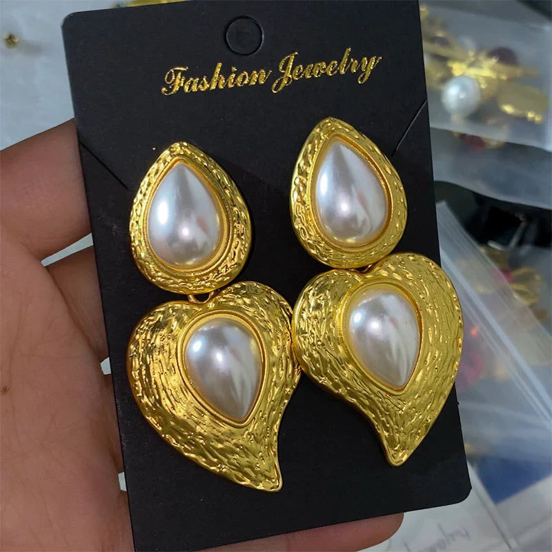 Lynnleigh Exaggerated Heart Earrings