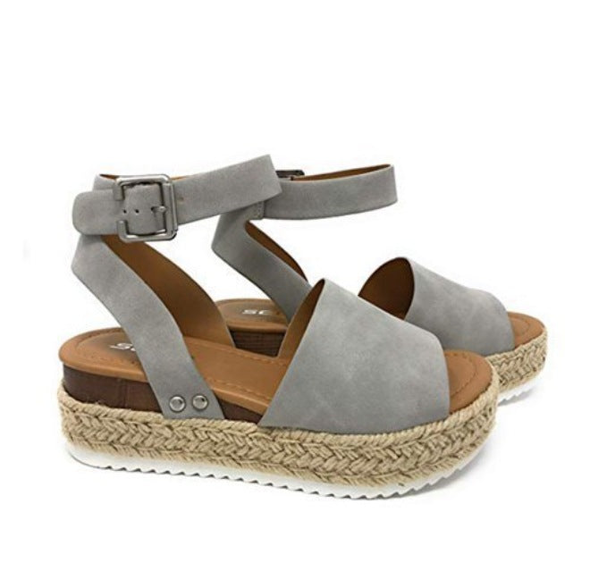 Chic Orthopedic Sandals with Unique Design