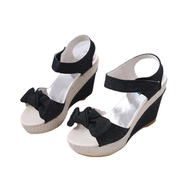Chic Orthopedic Sandals with Unique Design