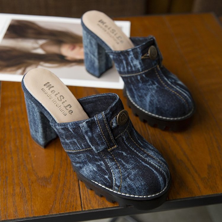 Chic Orthopedic Sandals with Unique Design