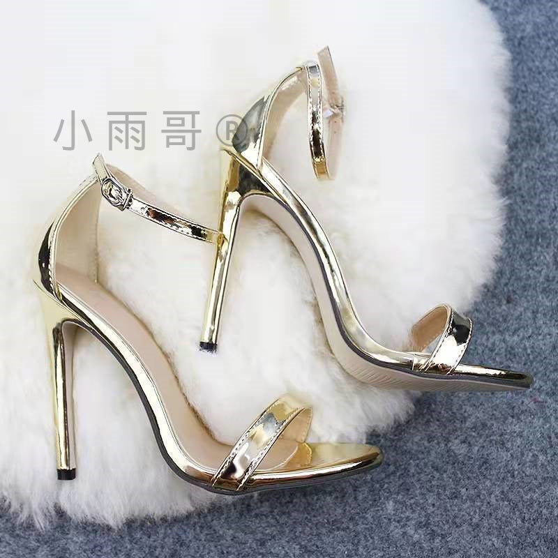 Chic Orthopedic Sandals with Unique Design
