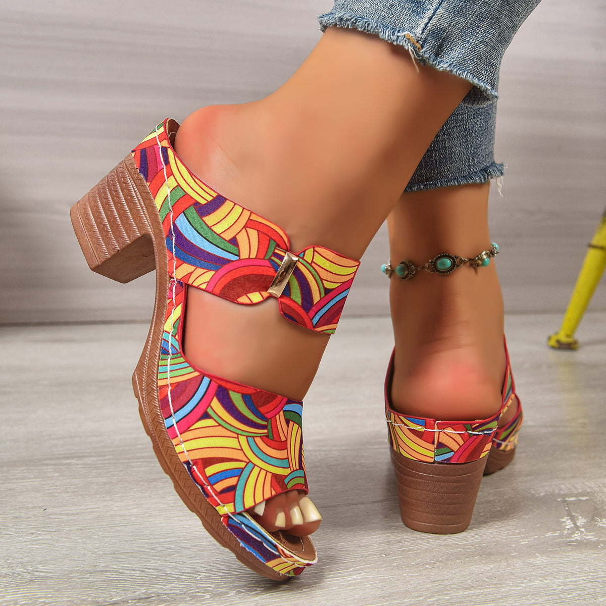 Chic Orthopedic Sandals with Unique Design