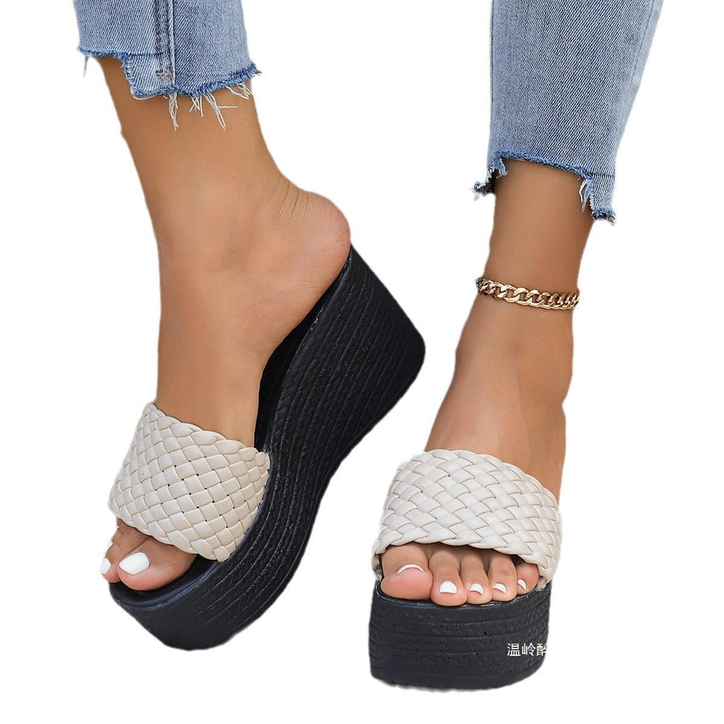 Graceful Orthopedic Sandals for Modern Look