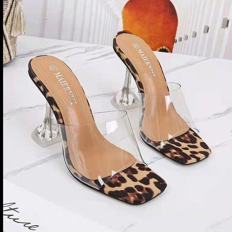 Chic Orthopedic Sandals with Unique Design