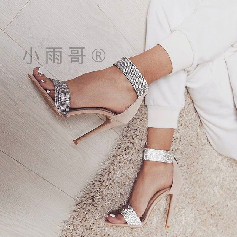 Graceful Orthopedic Sandals for Modern Look