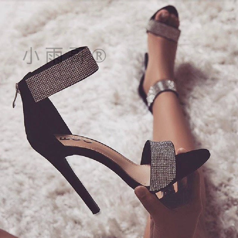 Graceful Orthopedic Sandals for Modern Look
