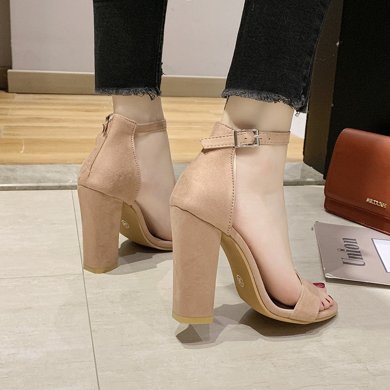 Graceful Orthopedic Sandals for Modern Look