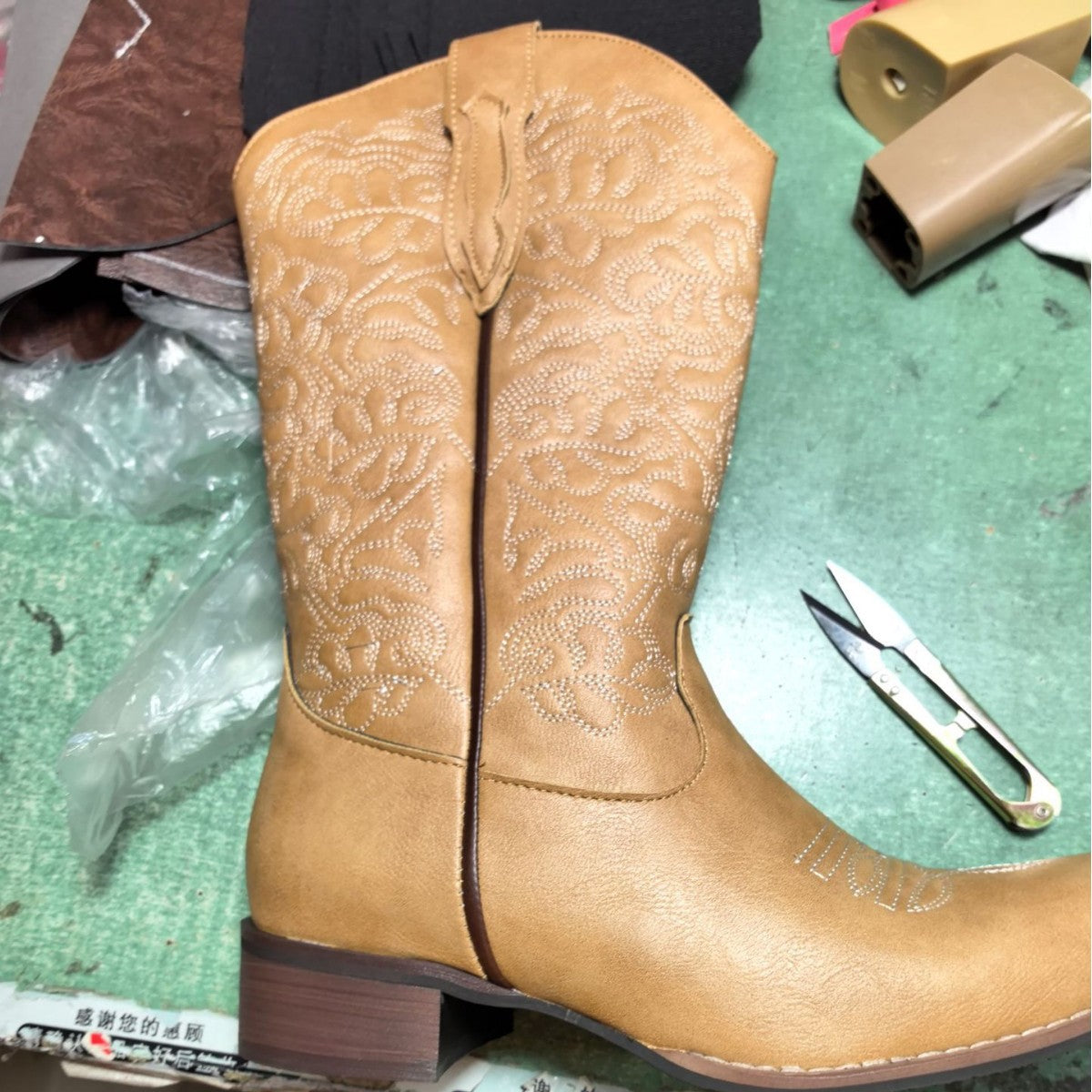 Graceful Orthopedic Boots for Modern Look