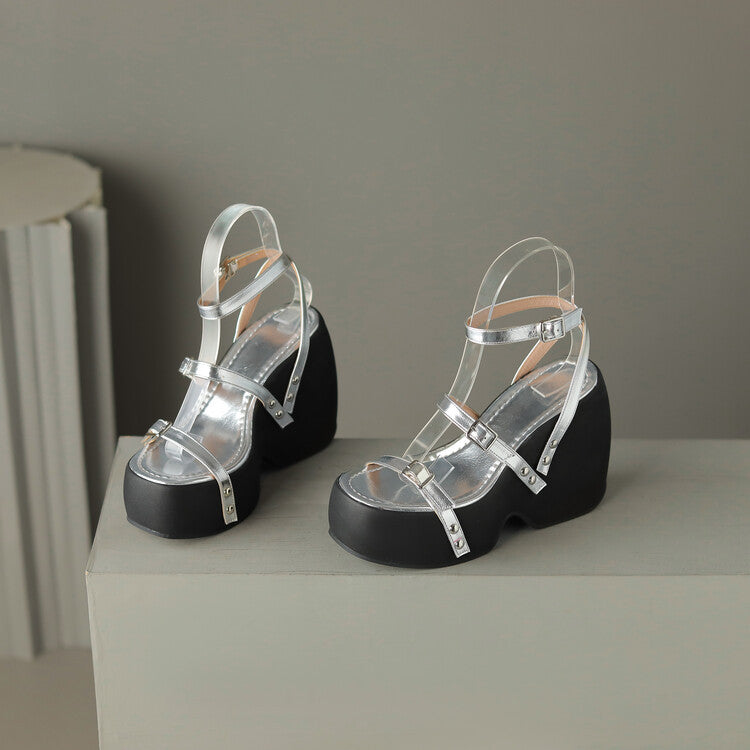Graceful Orthopedic Sandals for Modern Look