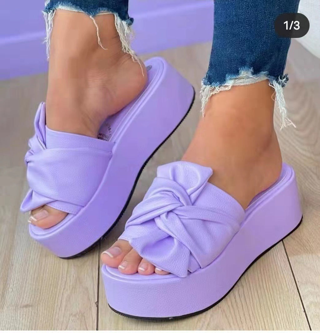 Graceful Orthopedic Sandals for Modern Look