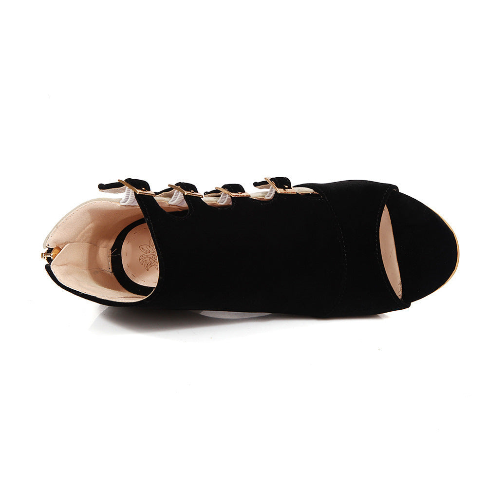 Chic Orthopedic Sandals with Unique Design