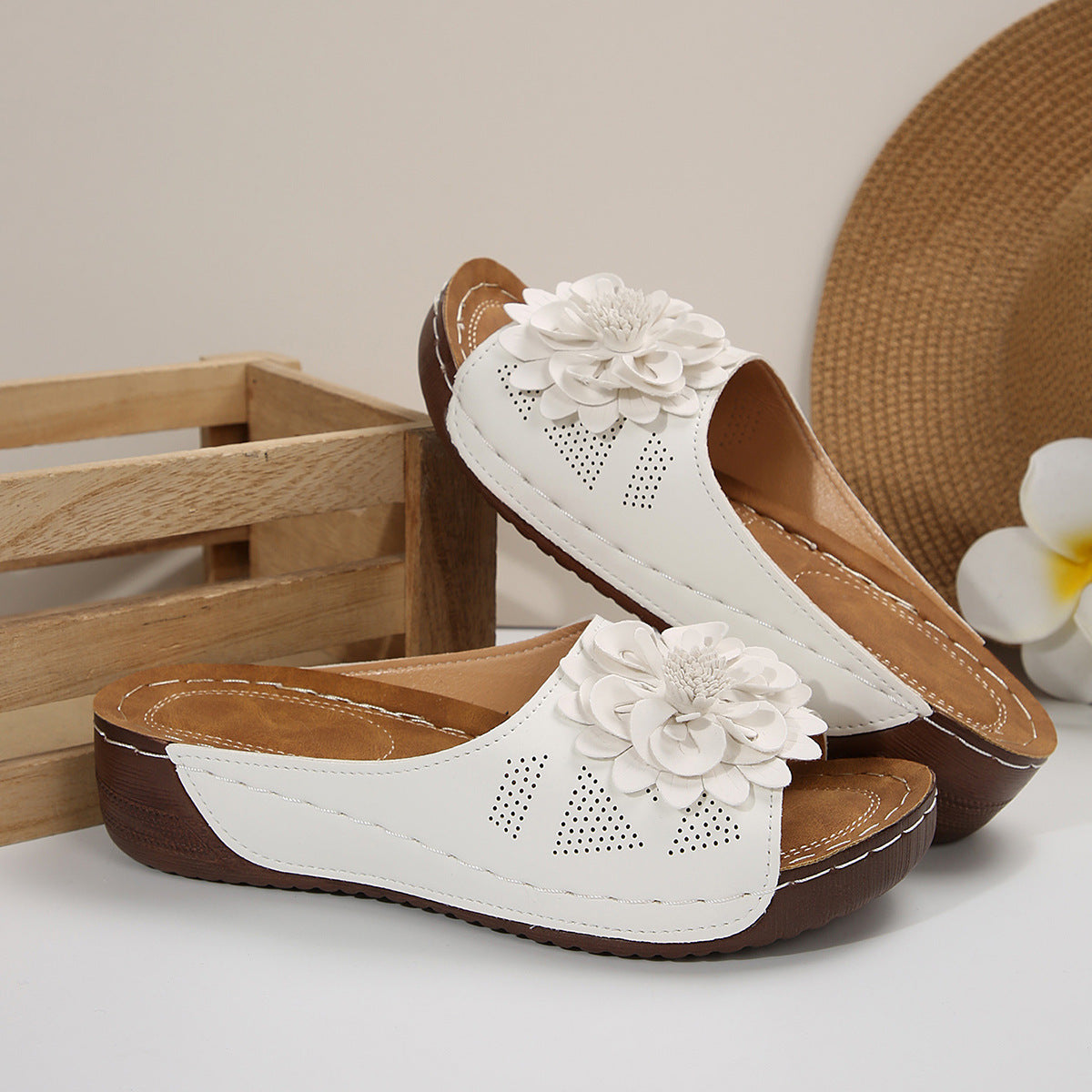 Chic Orthopedic Sandals with Unique Design