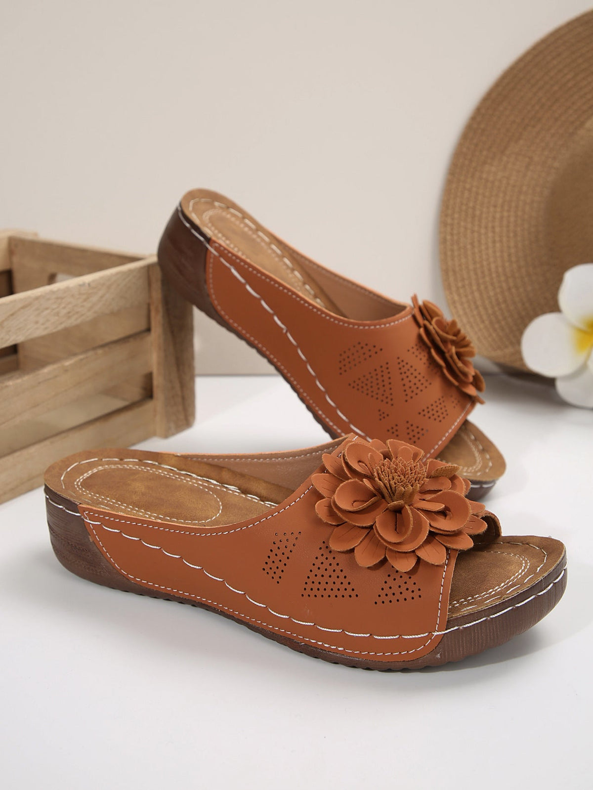 Chic Orthopedic Sandals with Unique Design