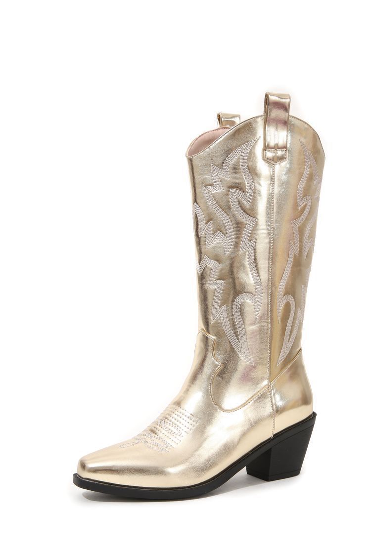 Graceful Orthopedic Boots for Modern Look