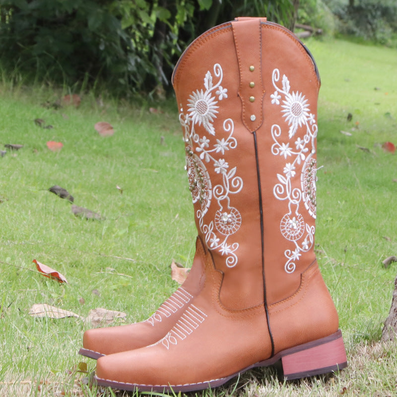 Graceful Orthopedic Boots for Modern Look