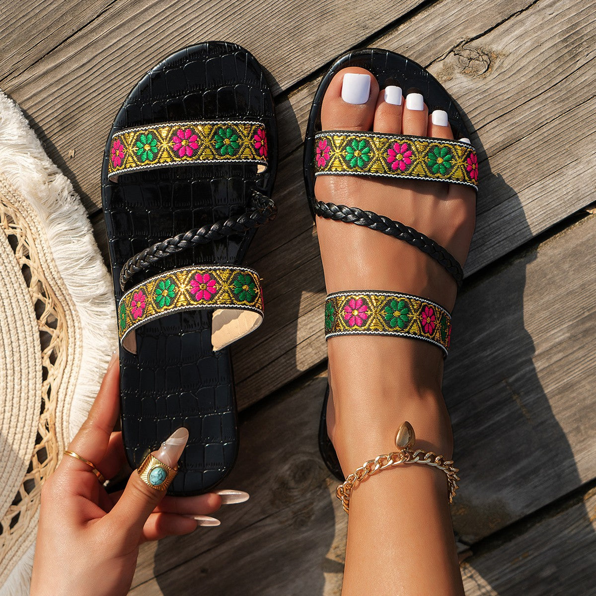 Chic Orthopedic Sandals with Unique Design