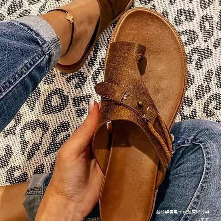 Graceful Orthopedic Sandals for Modern Look