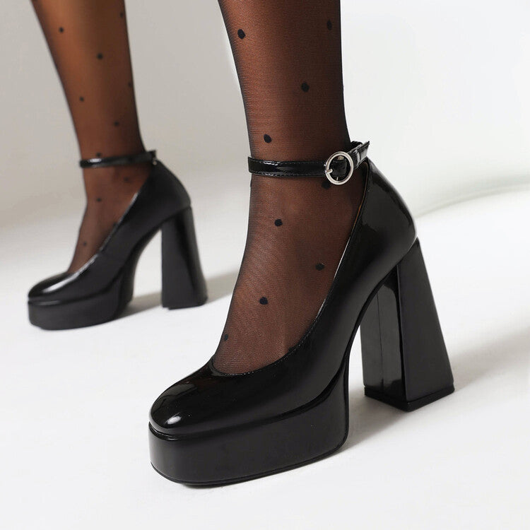 Chic Orthopedic Heels with Unique Design