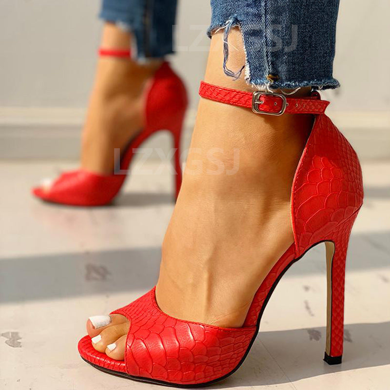 Graceful Orthopedic Sandals for Modern Look