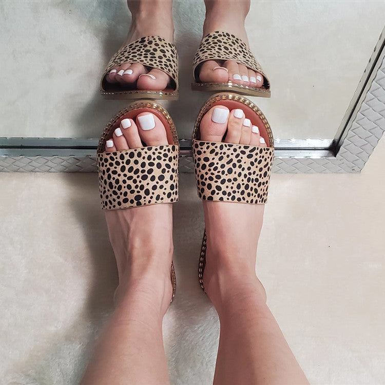 Chic Orthopedic Sandals with Unique Design