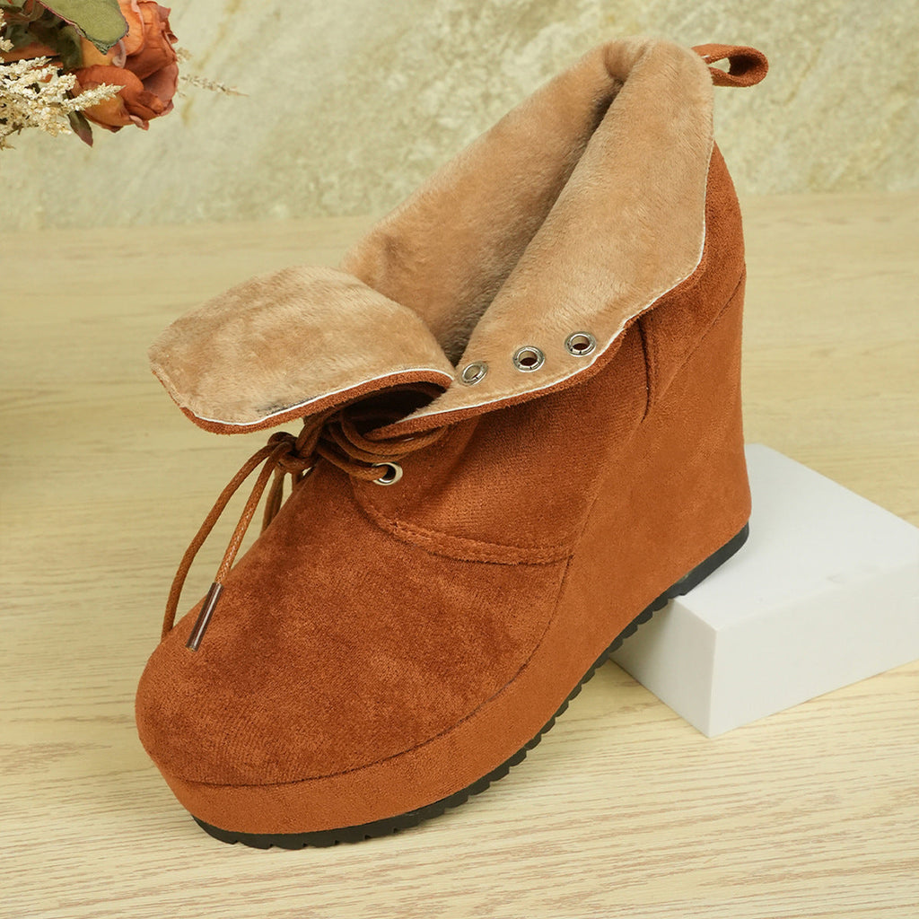Graceful Orthopedic Boots for Modern Look