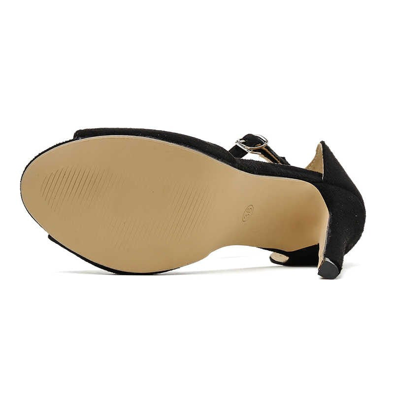 Graceful Orthopedic Sandals for Modern Look