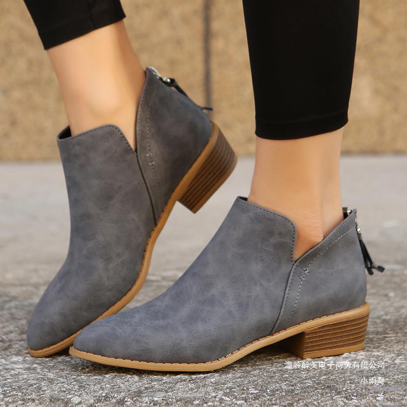 Graceful Orthopedic Shoes for Modern Look
