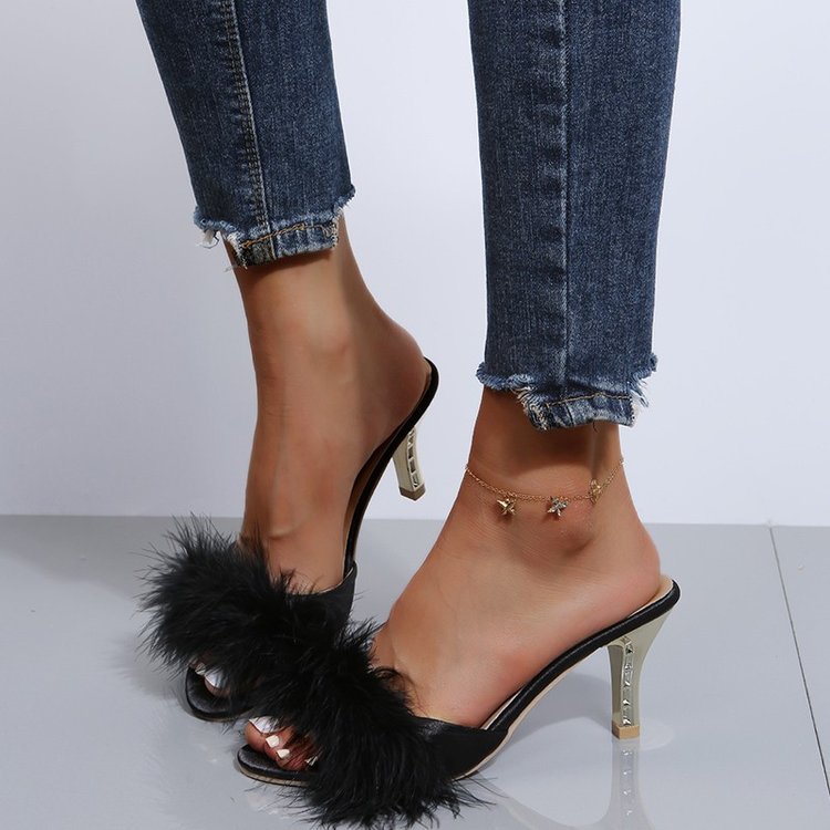Graceful Orthopedic Sandals for Modern Look
