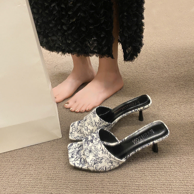 Chic Orthopedic Sandals with Unique Design