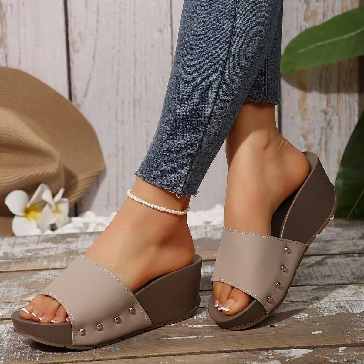 Graceful Orthopedic Sandals for Modern Look