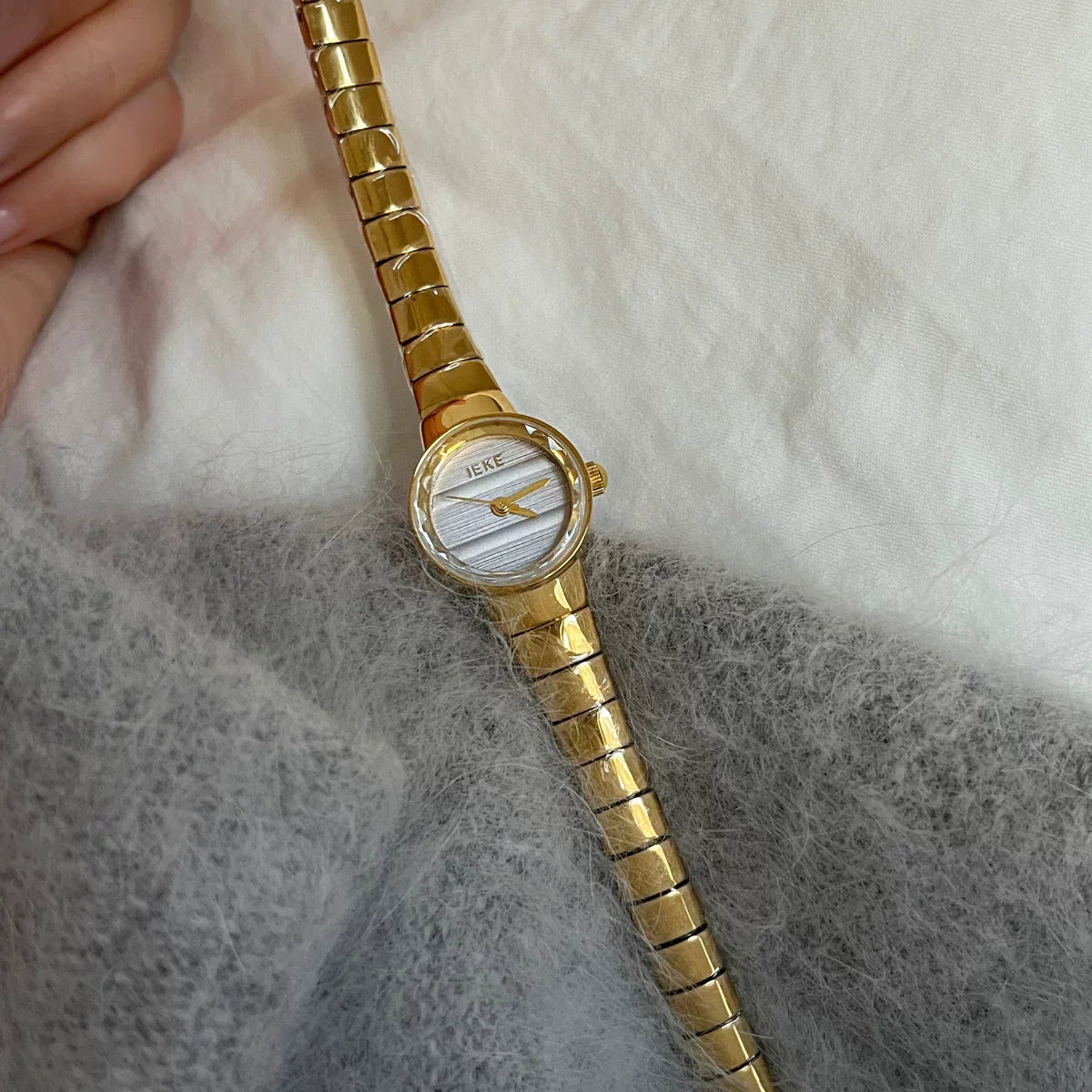 Round Dial Bracelet Watch