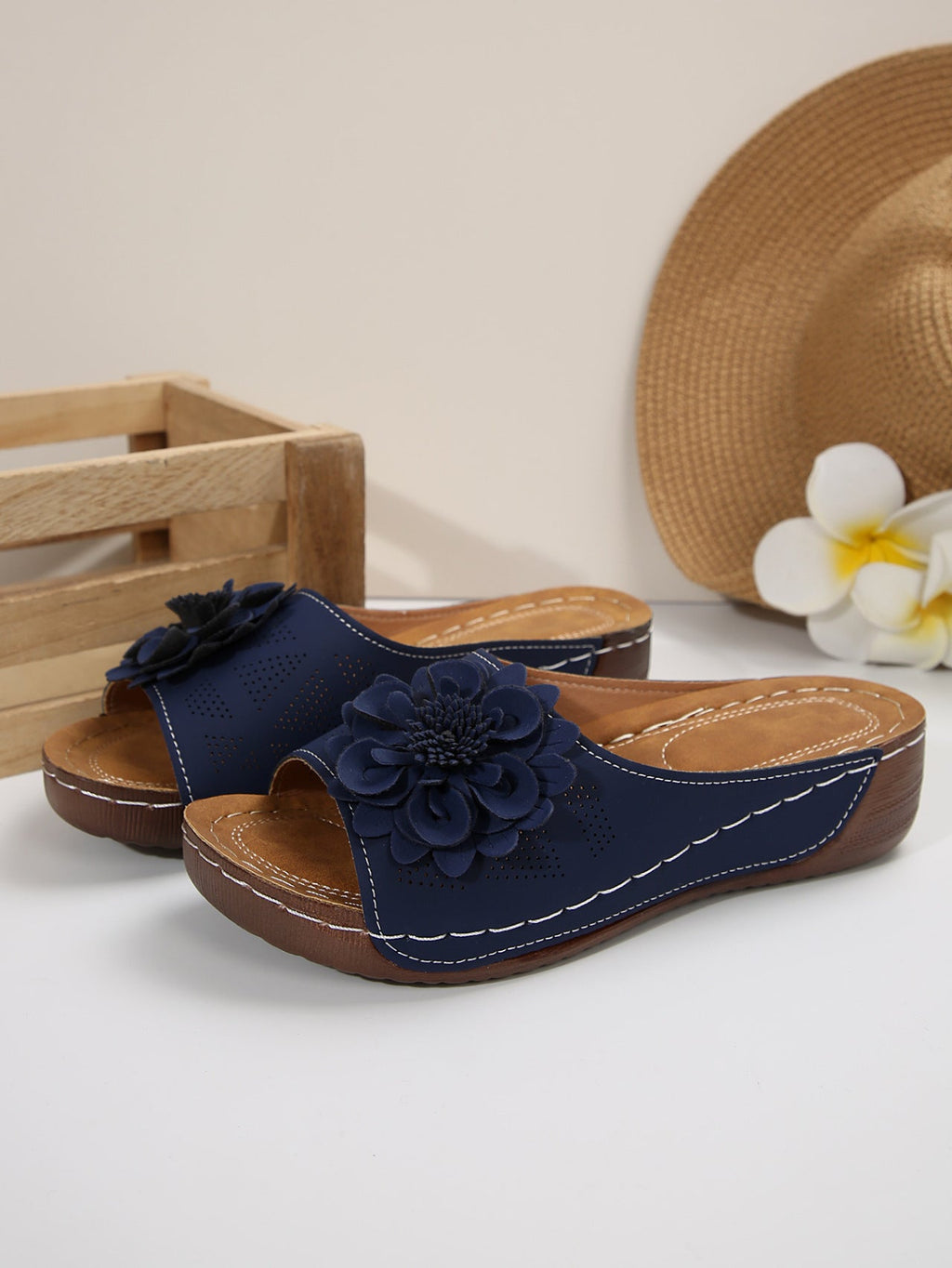 Chic Orthopedic Sandals with Unique Design